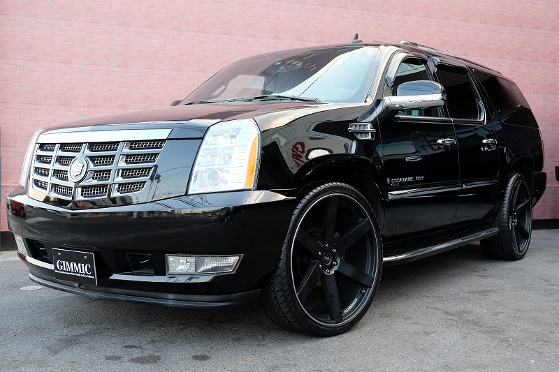 CADILLAC ESCALADE ESV PRIVATE LIMO